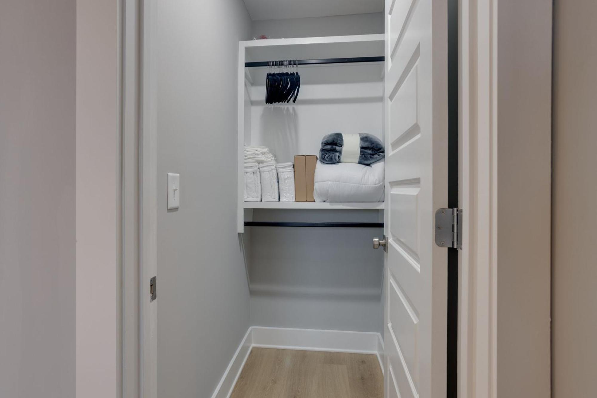 Modern Townhome, 10Min To Downtown! 8Min To Grand Ole Opry! Sleeps 8! Nashville Esterno foto