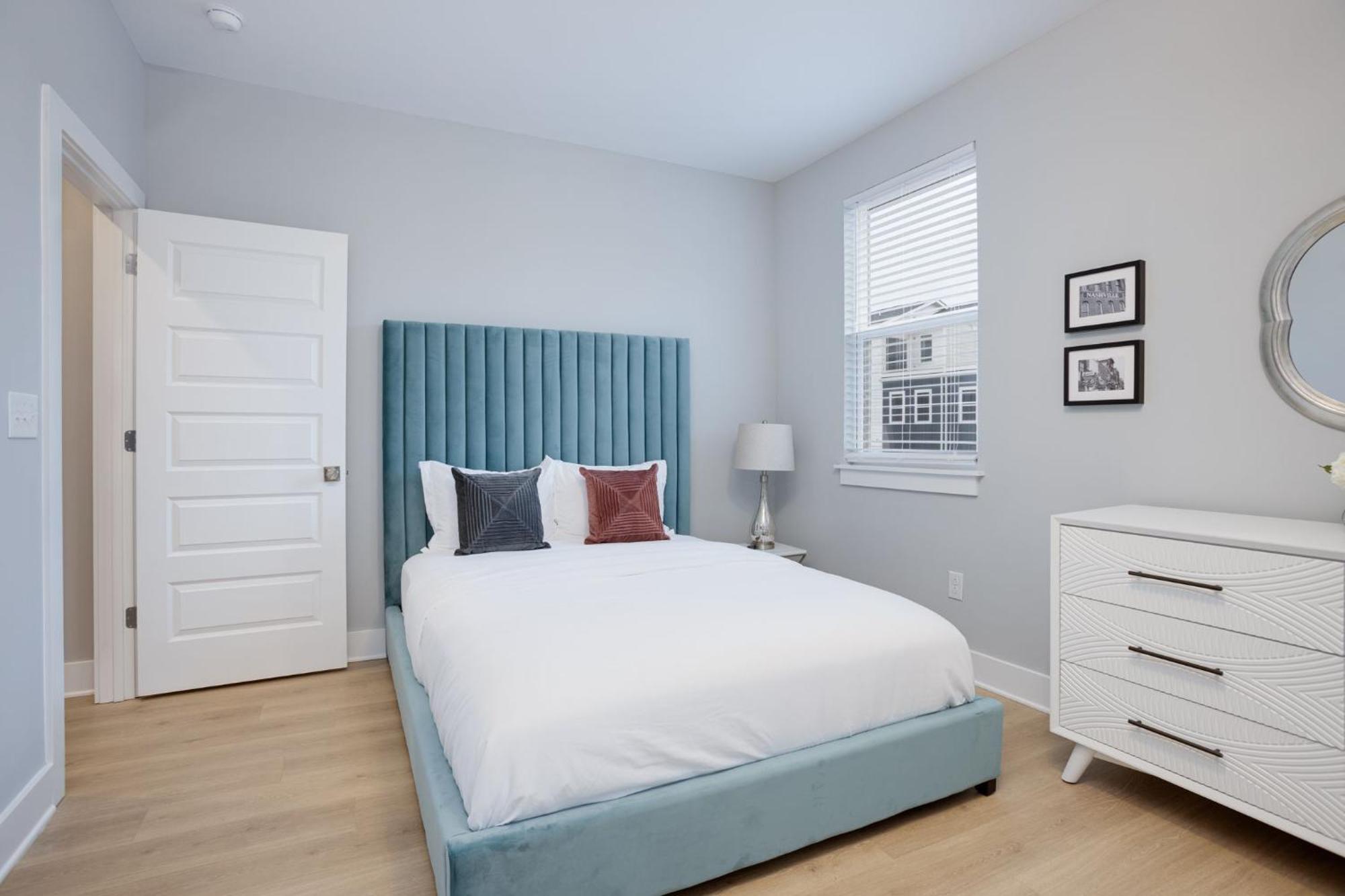 Modern Townhome, 10Min To Downtown! 8Min To Grand Ole Opry! Sleeps 8! Nashville Esterno foto