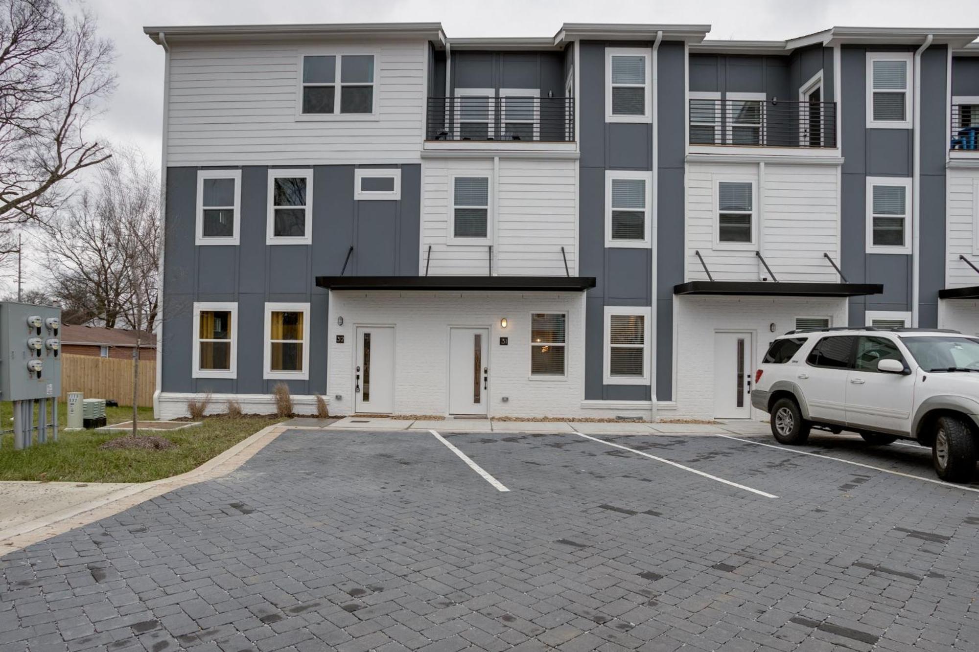 Modern Townhome, 10Min To Downtown! 8Min To Grand Ole Opry! Sleeps 8! Nashville Esterno foto