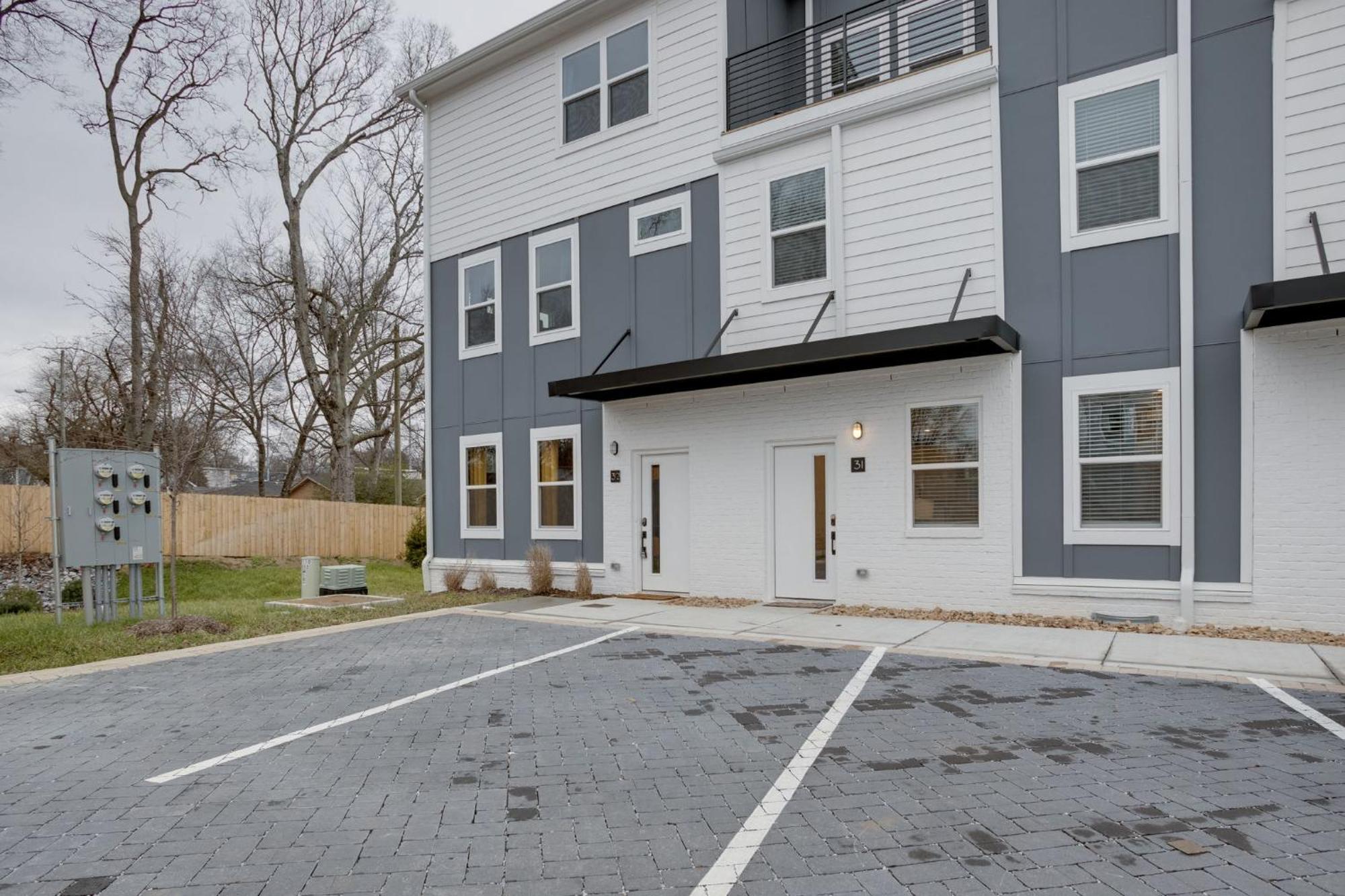 Modern Townhome, 10Min To Downtown! 8Min To Grand Ole Opry! Sleeps 8! Nashville Esterno foto