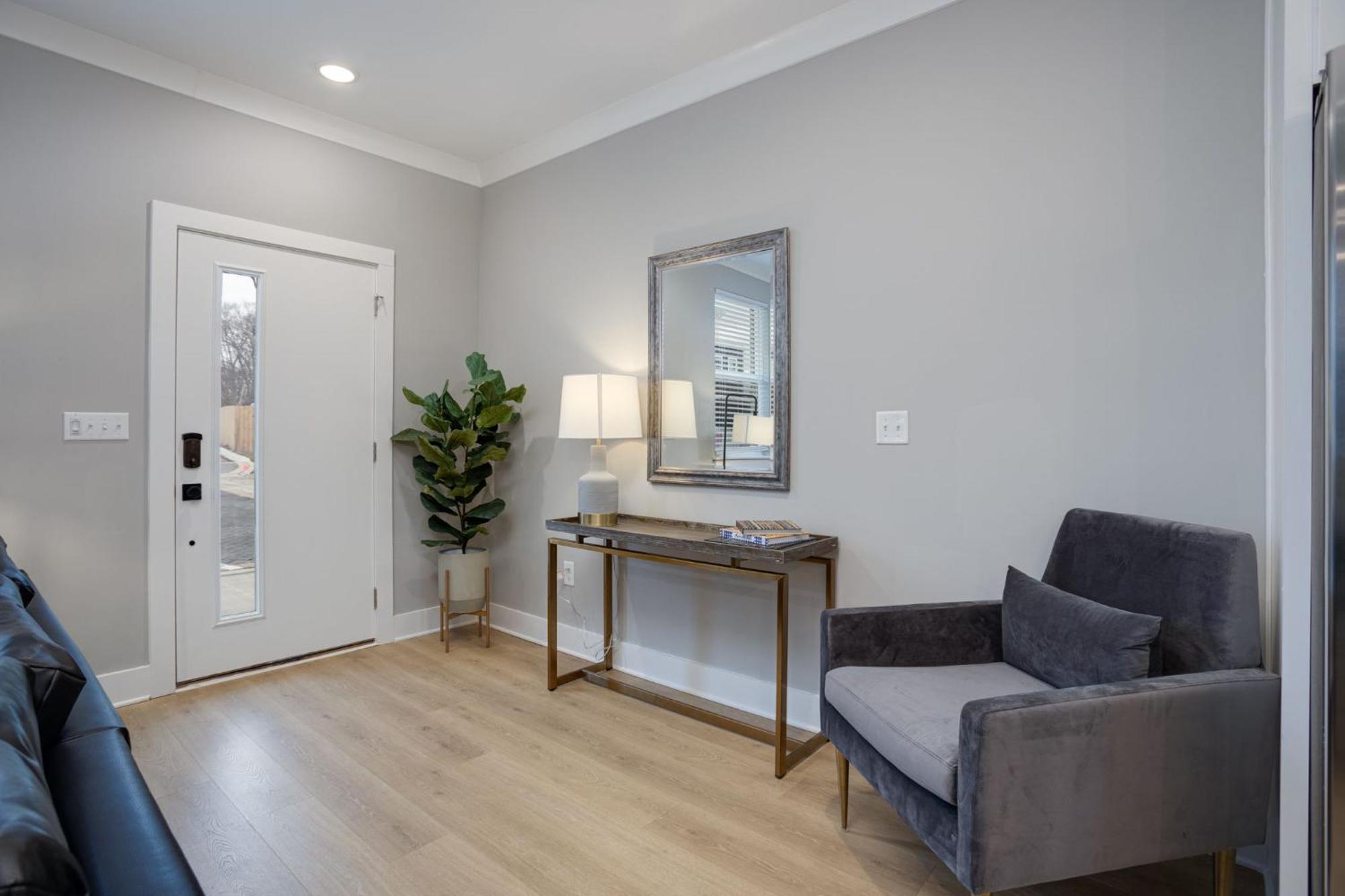 Modern Townhome, 10Min To Downtown! 8Min To Grand Ole Opry! Sleeps 8! Nashville Esterno foto